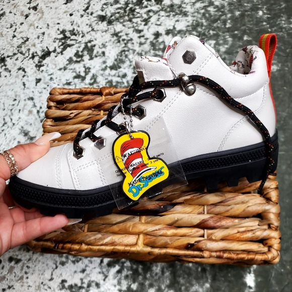 Skechers Dr.Seuss Grinch White Boots - Picture 8 of 8